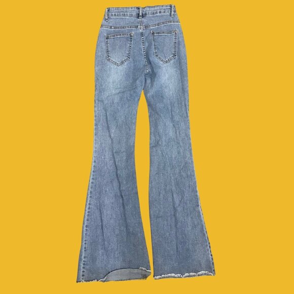 🔥 SHEIN High-Rise Flare Leg Jeans with Raw Hem (Size S / US 4) - Picture 4 of 9